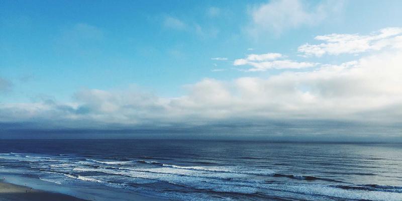 NBA规则变迁史：从禁区限制到三分革命，规则如何重塑篮球比赛节奏与观赏性