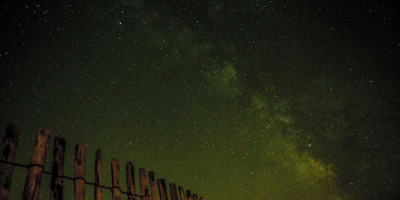 从西雅图到布鲁克林：NBA球队更名迁址背后的商业逻辑与城市影响力深度解析